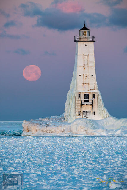 Benzie, Benzie County, Frankfort, Lake Michigan, Michigan, Pier, Snow, breakwater, cold, dawn, frozen, full, full moon, harbor...