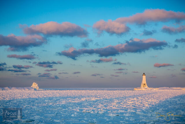 Benzie, Benzie County, Frankfort, Lake Michigan, Michigan, Pier, Snow, breakwater, cold, dawn, harbor, ice, icy, lighthouse...