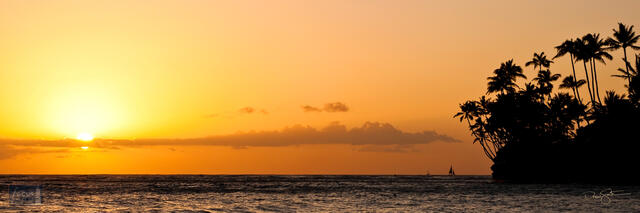 Sunset over the Pacific Ocean near Diamond Head, Waikiki, O'ahu